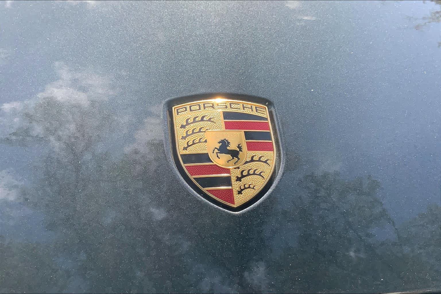 Used 2018 Porsche Panamera RWD image 30