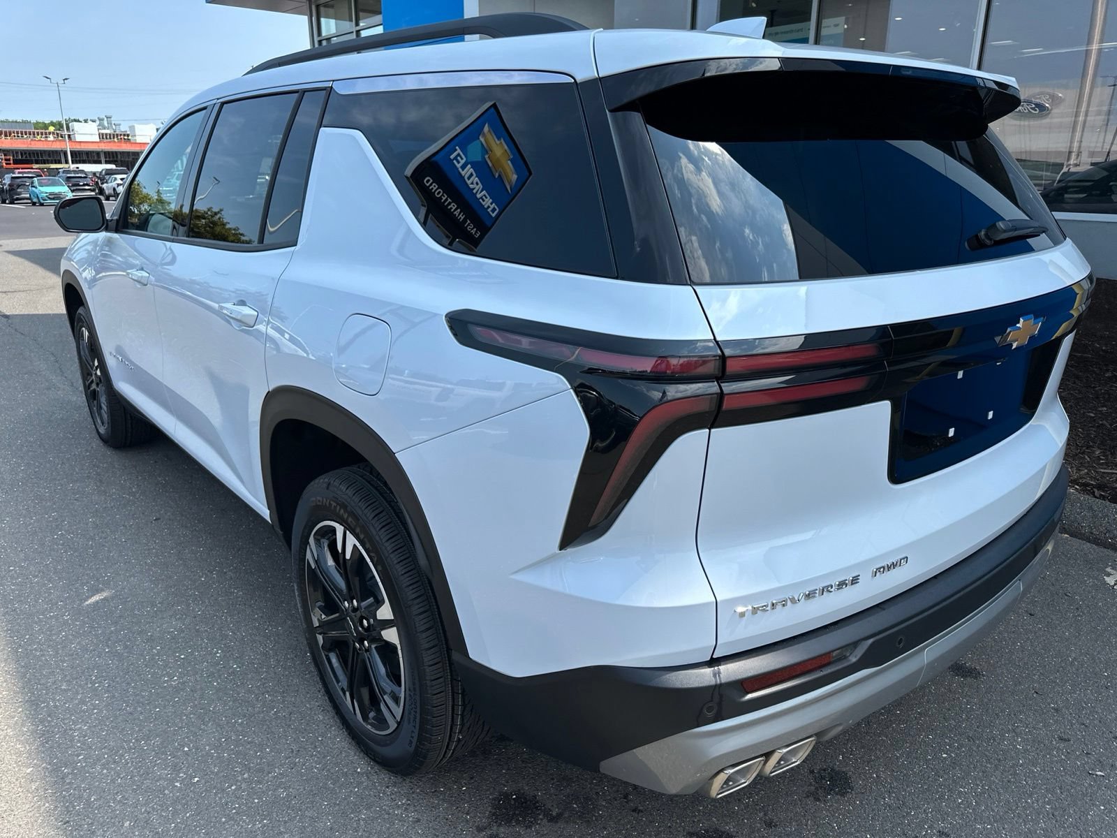 New 2027 Chevrolet Traverse LT w/ Sun and Wheel Package AWD/4WD image 8