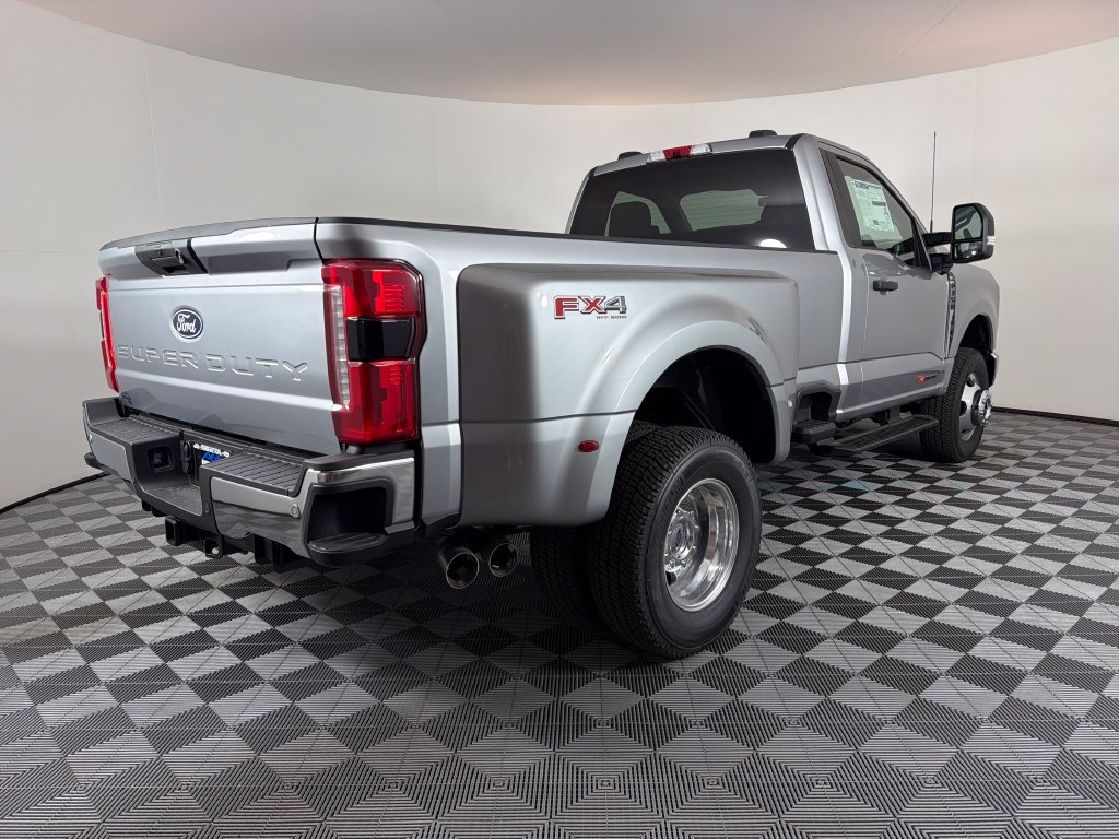 New 2027 Ford F350 XLT w/ 360-Degree Camera Package AWD/4WD image 3