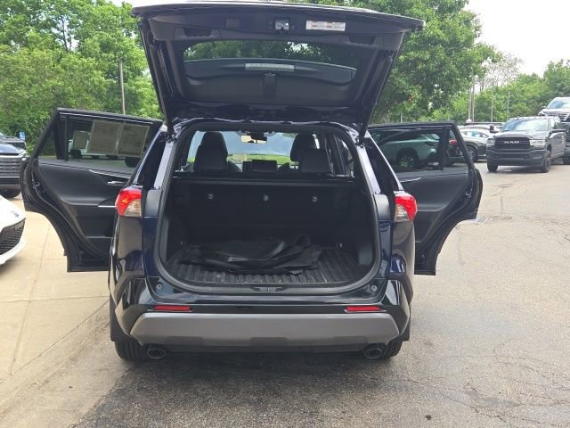 Used 2021 Toyota RAV4 XSE AWD/4WD image 9