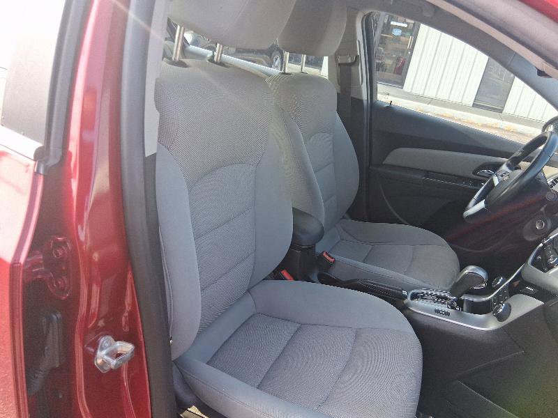 Used 2014 Chevrolet Cruze LT image 27