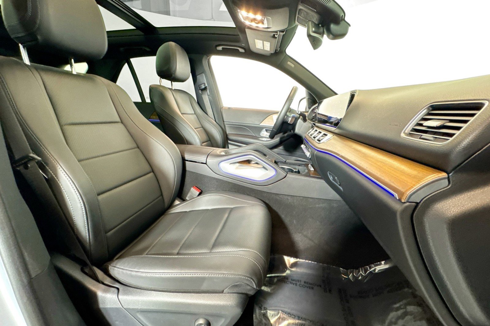 Certified 2025 Mercedes-Benz GLE 350 4MATIC w/ Winter Package image 27