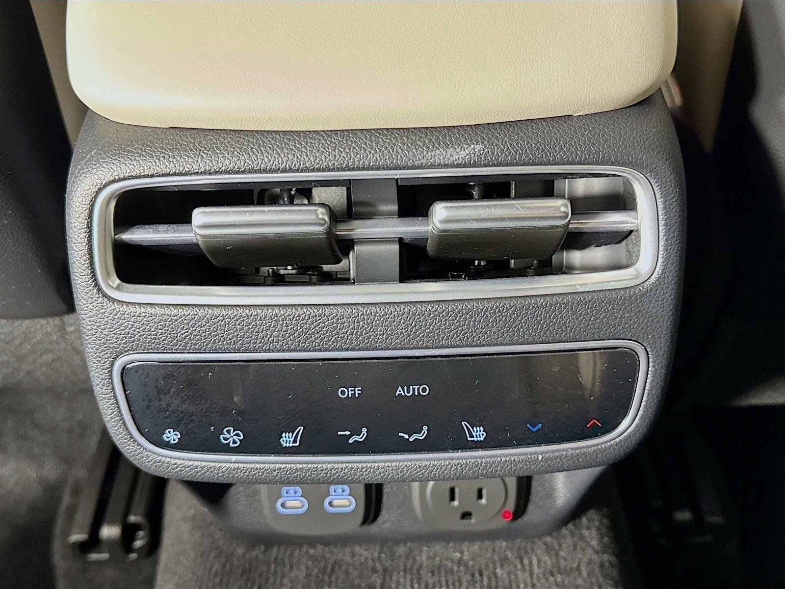 Certified 2026 Genesis GV70 3.5T Sport Prestige image 27