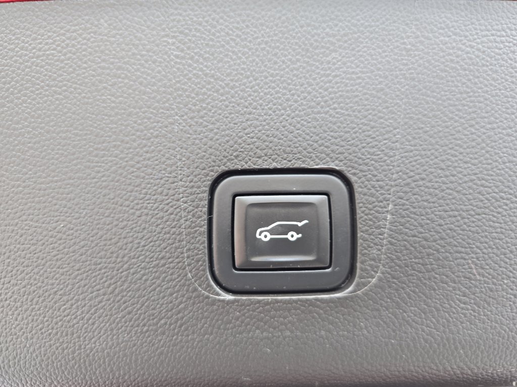 Certified 2022 Chevrolet Traverse Premier AWD/4WD image 26