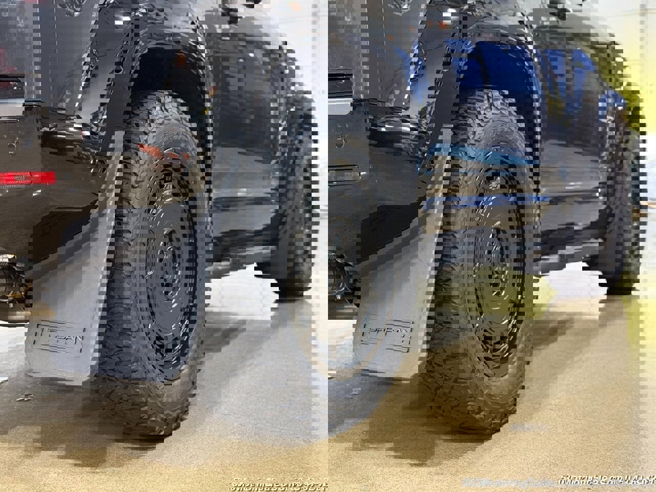 Used 2024 Land Rover Defender 90 V8 image 19