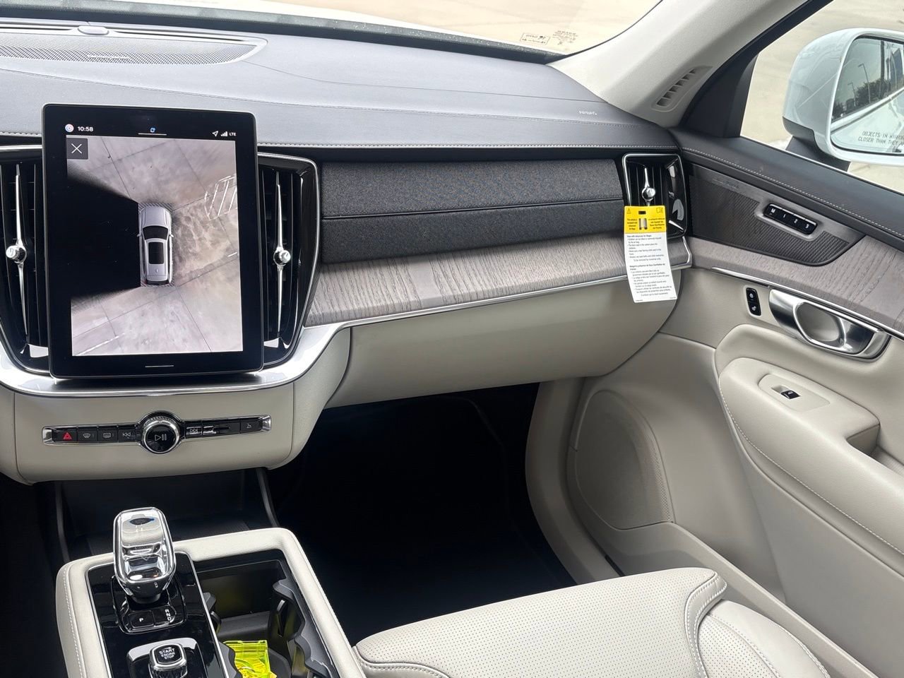 New 2026 Volvo XC90 B6 Ultra w/ Protection Package image 12