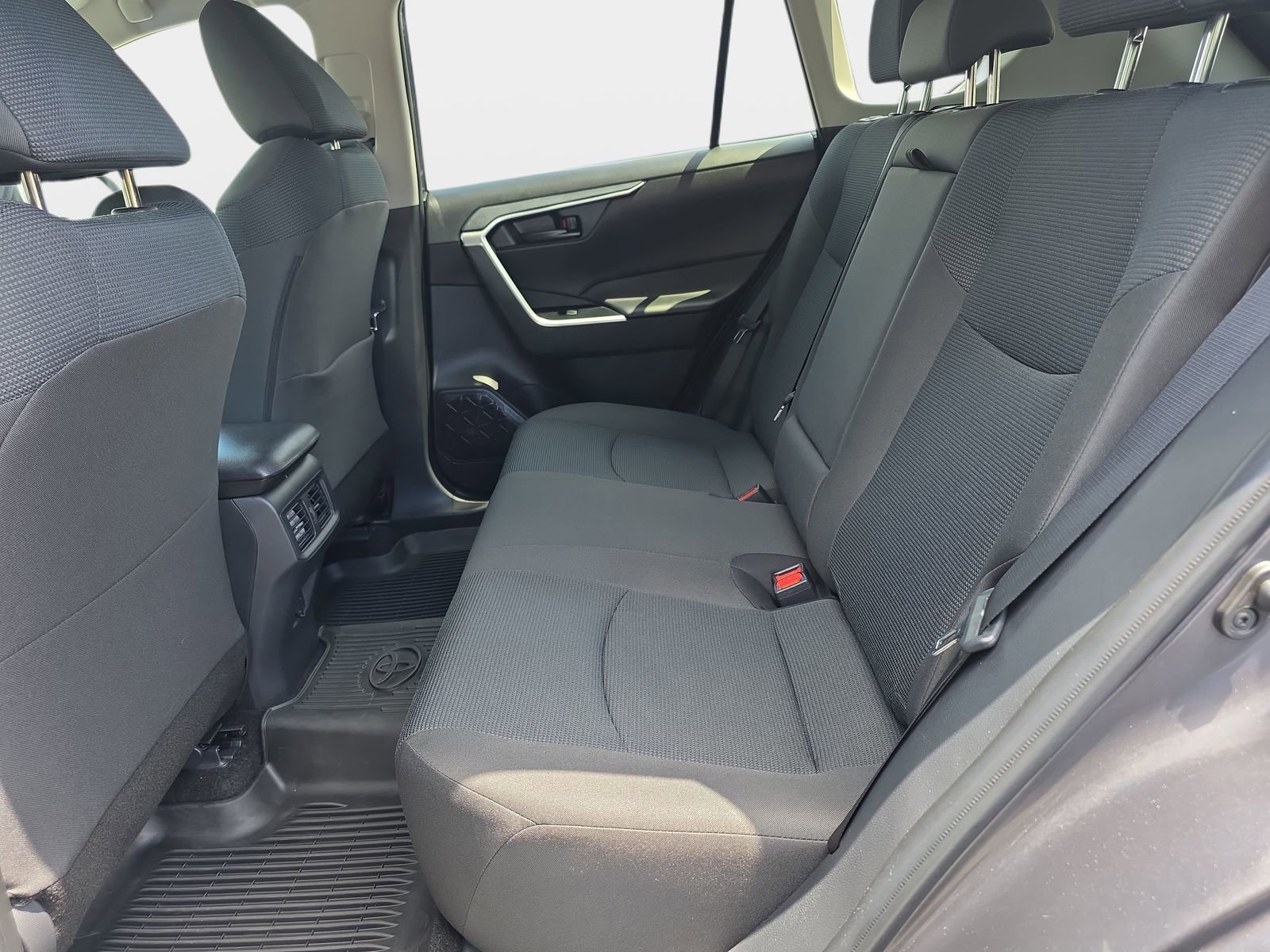 Used 2024 Toyota RAV4 LE FWD image 13