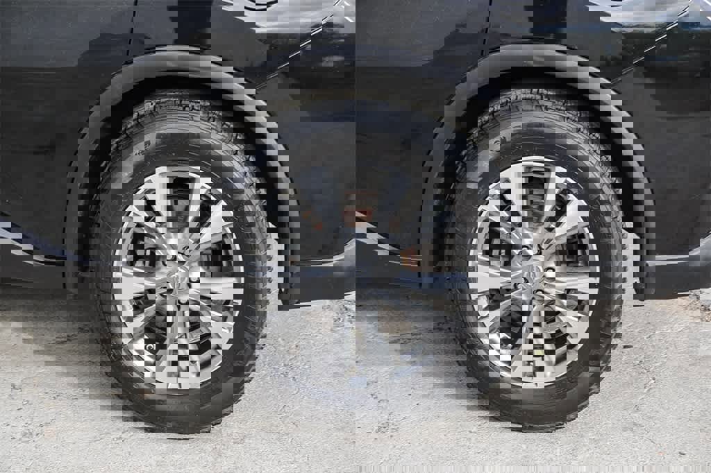 Used 2018 Nissan Murano SV image 10