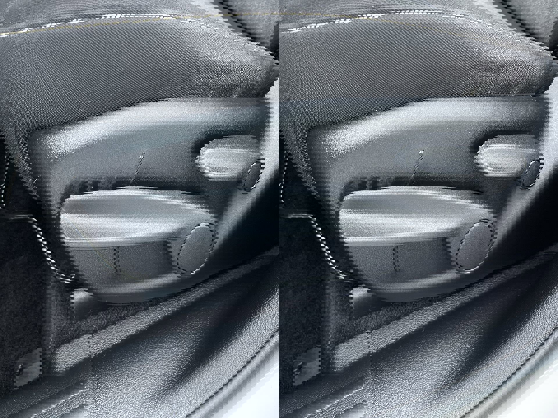 Used 2016 Jeep Cherokee Sport w/ Cold Weather Group image 12