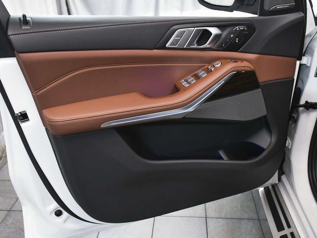 Used 2026 BMW X7 xDrive40i image 9