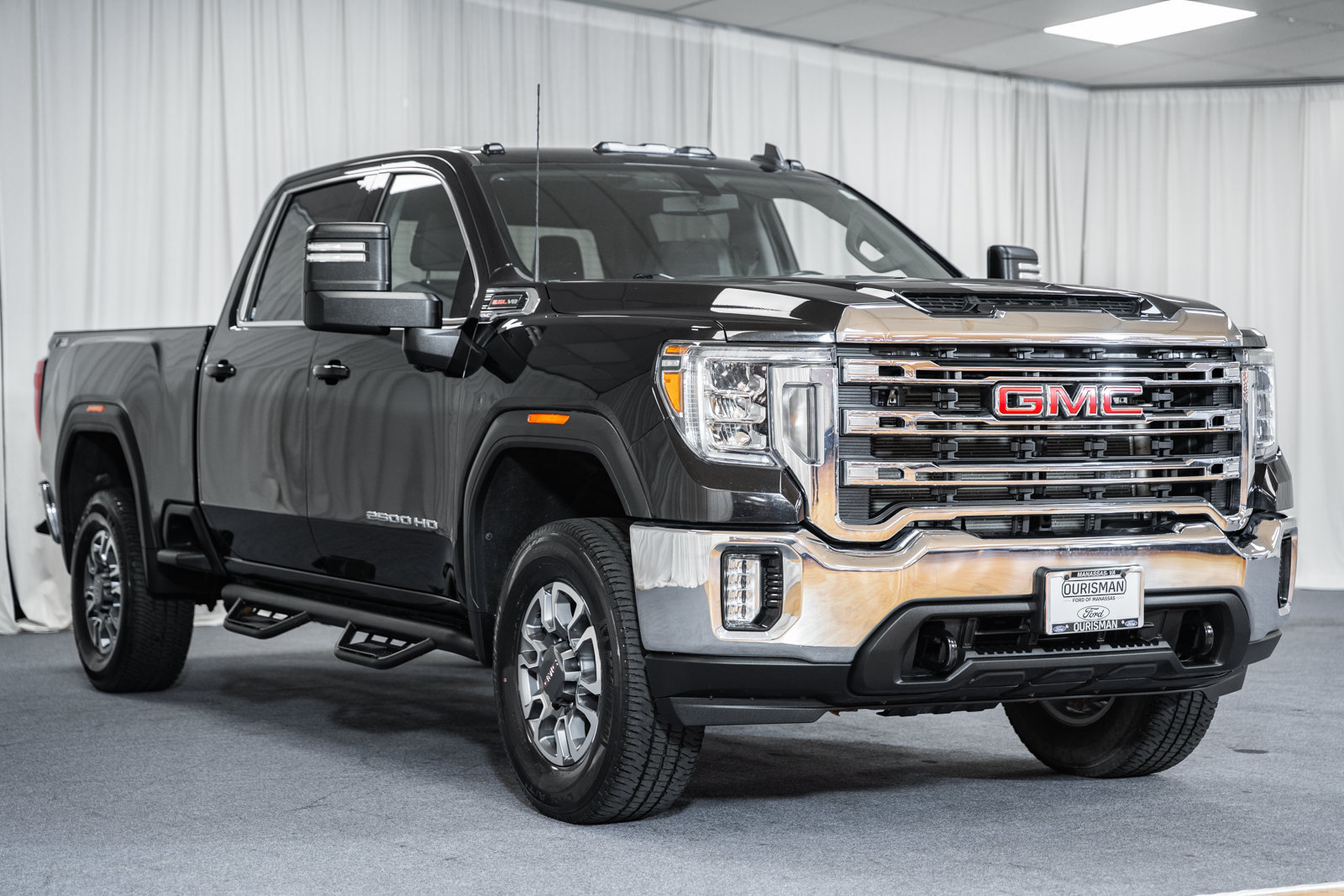 Used 2022 GMC Sierra 2500 SLE w/ SLE Value Package; AWD/4WD image 1