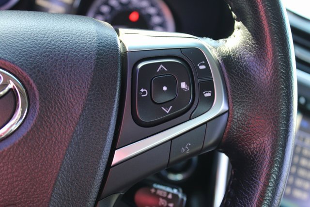 Used 2016 Toyota Camry XLE image 30