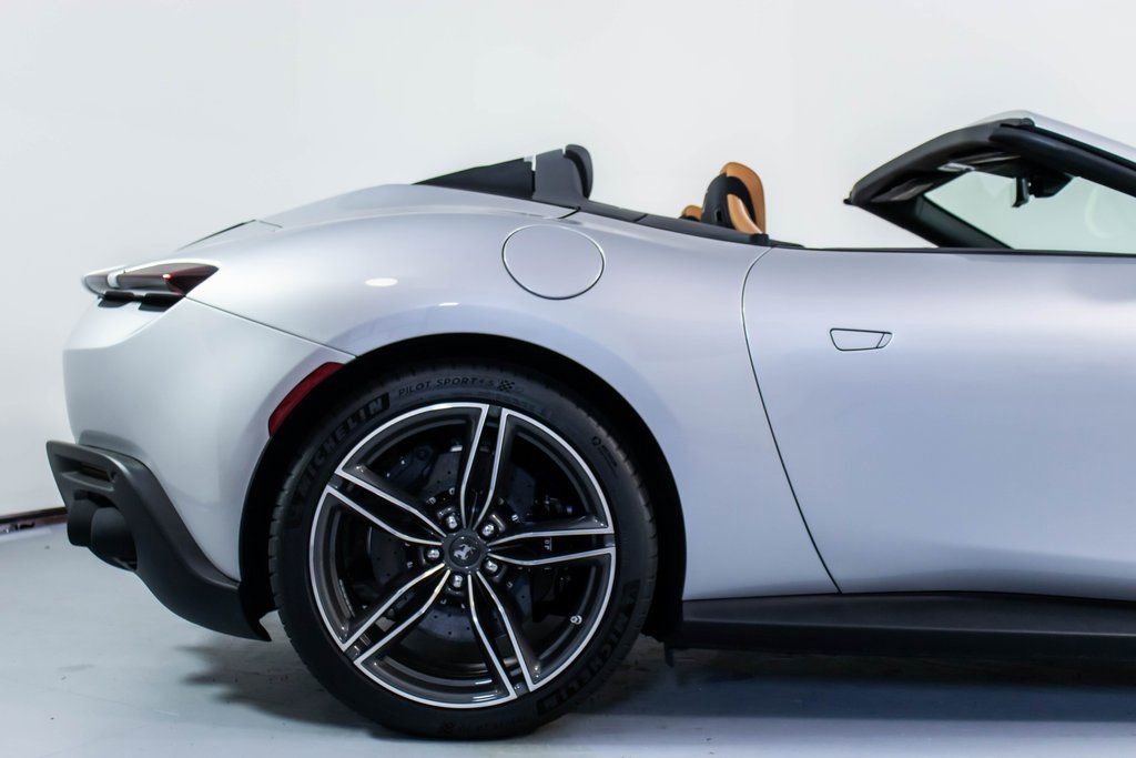Certified 2025 Ferrari Roma Spider image 17