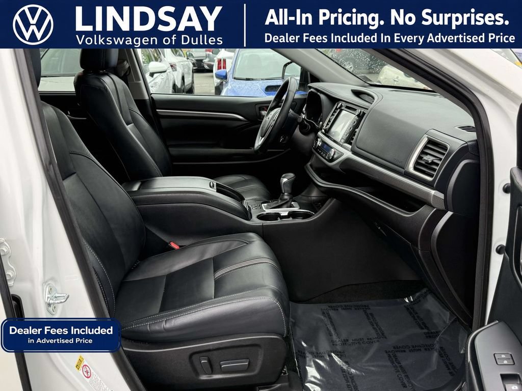 Used 2017 Toyota Highlander SE AWD/4WD image 13