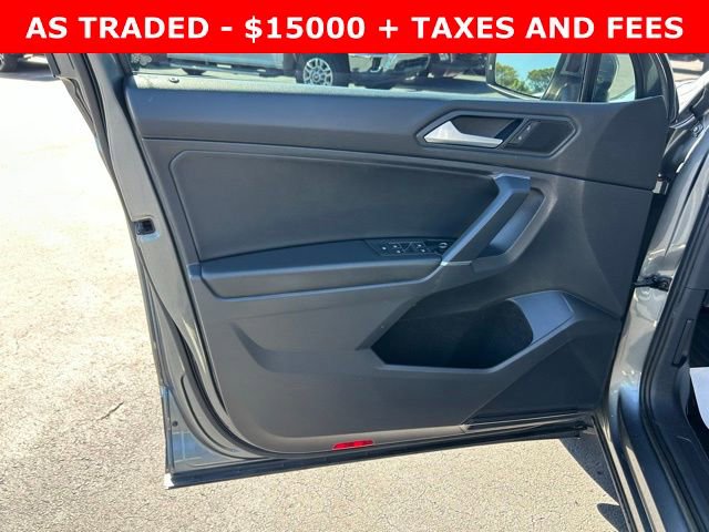 Used 2020 Volkswagen Tiguan SE image 12