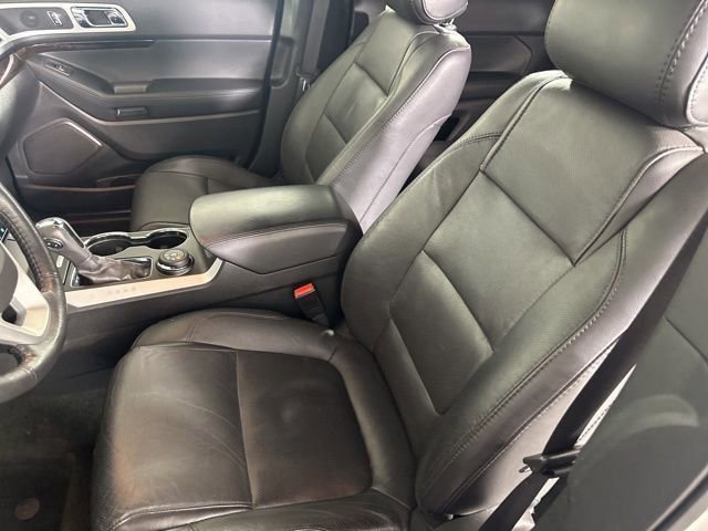 Used 2015 Ford Explorer Limited w/ Equipment Group 302A AWD/4WD image 31