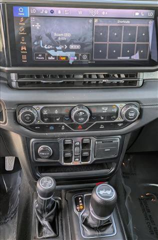 Used 2024 Jeep Wrangler Sahara image 15