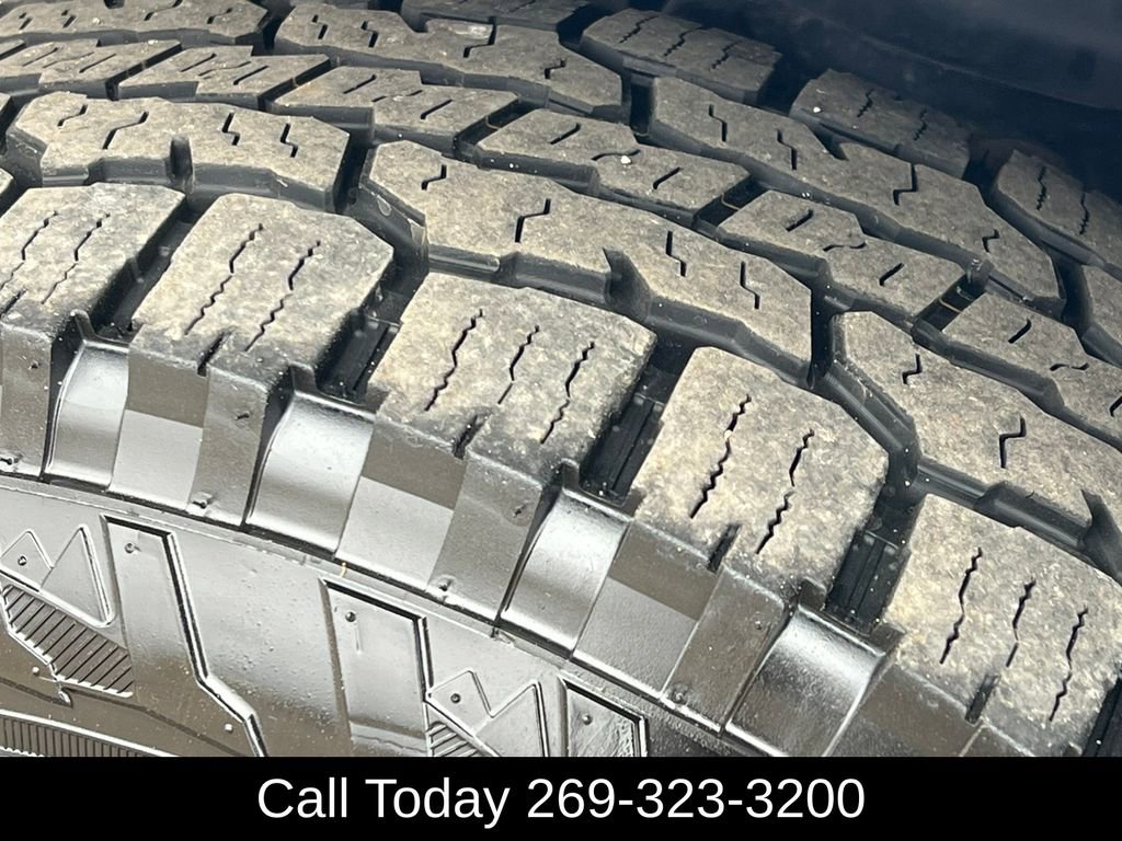 Used 2018 Jeep Wrangler Unlimited Sahara image 9