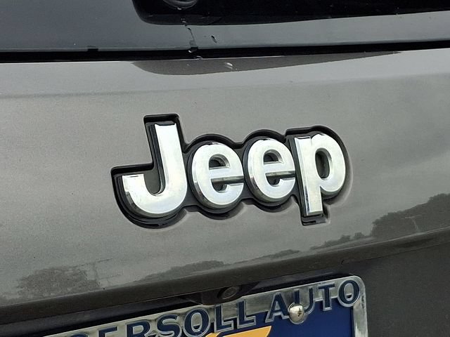 Used 2017 Jeep Grand Cherokee Laredo w/ Quick Order Package 23E AWD/4WD image 32