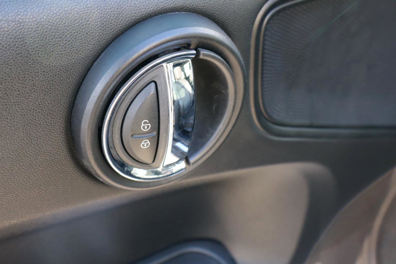 Used 2019 MINI Cooper Countryman FWD image 13
