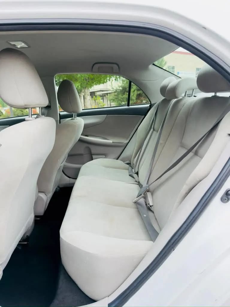 Used 2013 Toyota Corolla LE FWD image 10