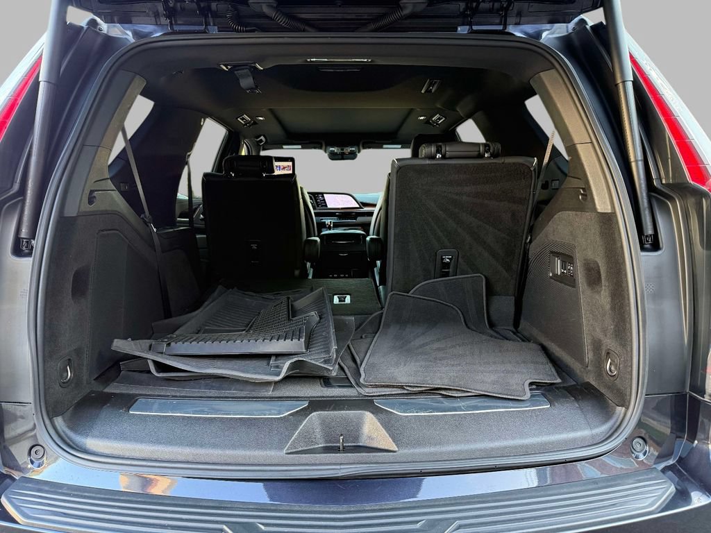 Certified 2024 Cadillac Escalade Premium Luxury AWD/4WD image 18