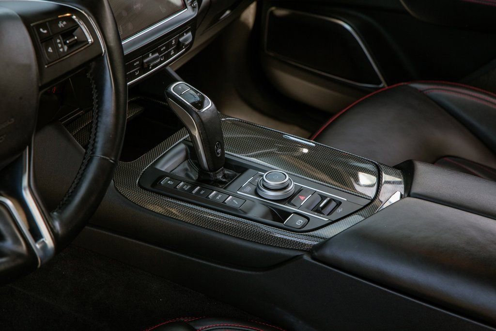 Used 2021 Maserati Levante GranLusso image 14
