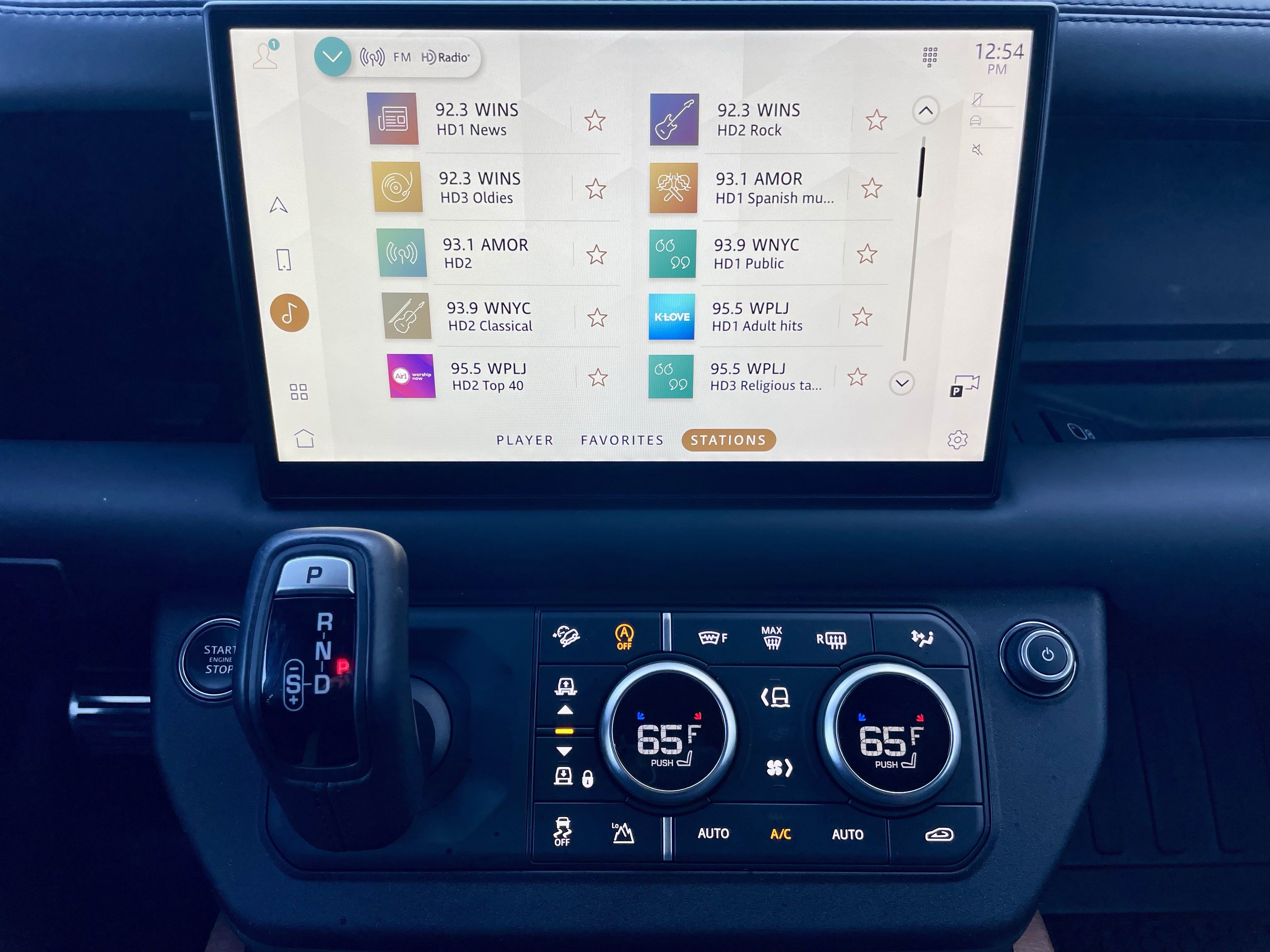 Certified 2024 Land Rover Defender 110 X image 29