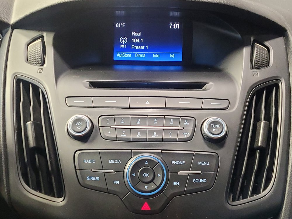 Used 2017 Ford Focus SE FWD image 25