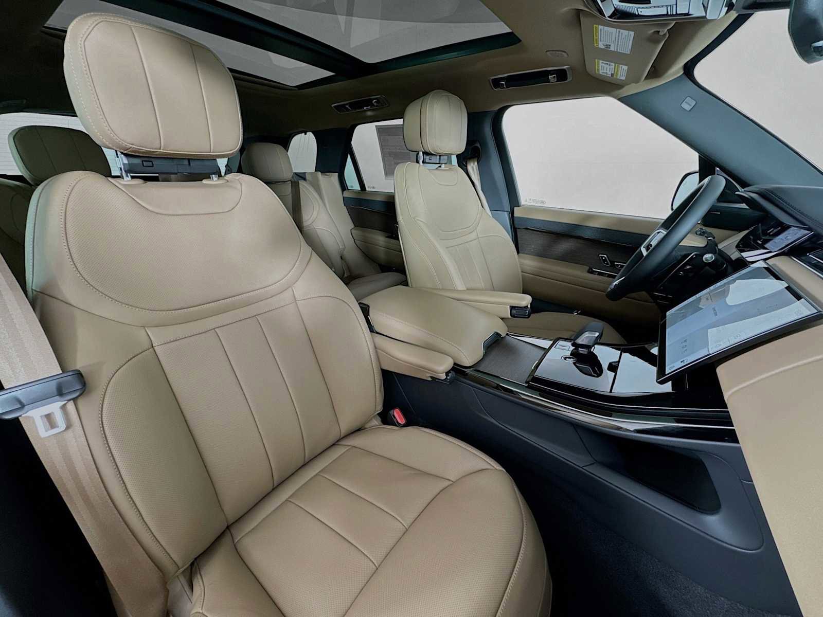 Used 2024 Land Rover Range Rover Sport SE image 26