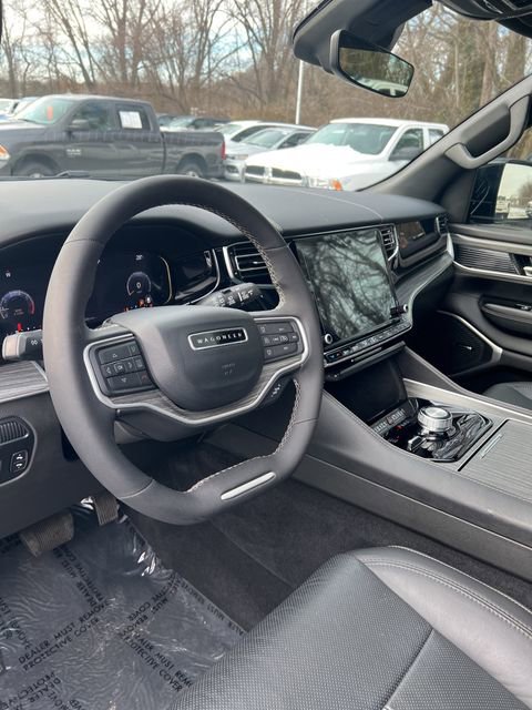 Used 2023 Jeep Wagoneer Series II w/ Premium Group I image 29