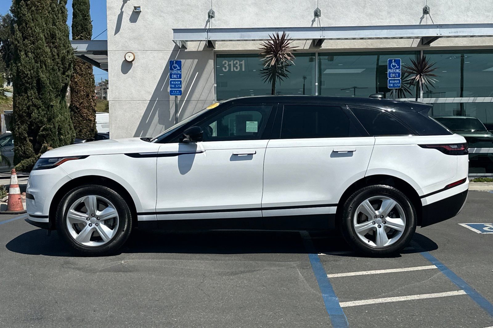 Used 2022 Land Rover Range Rover Velar S image 7