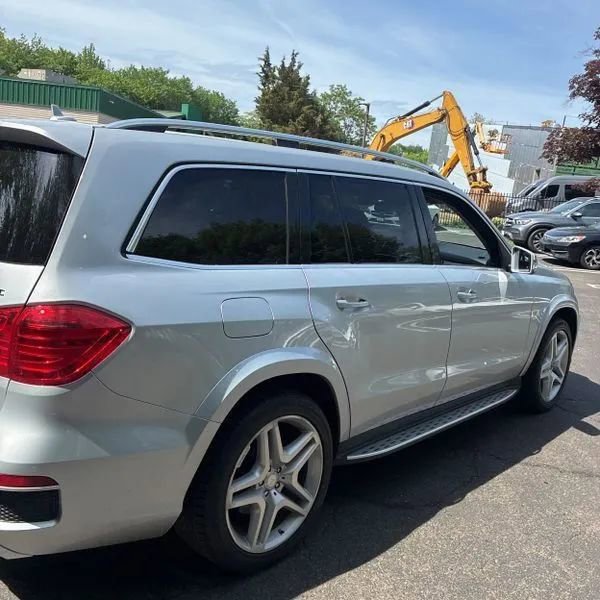 Used 2016 Mercedes-Benz GL 550 4MATIC image 9