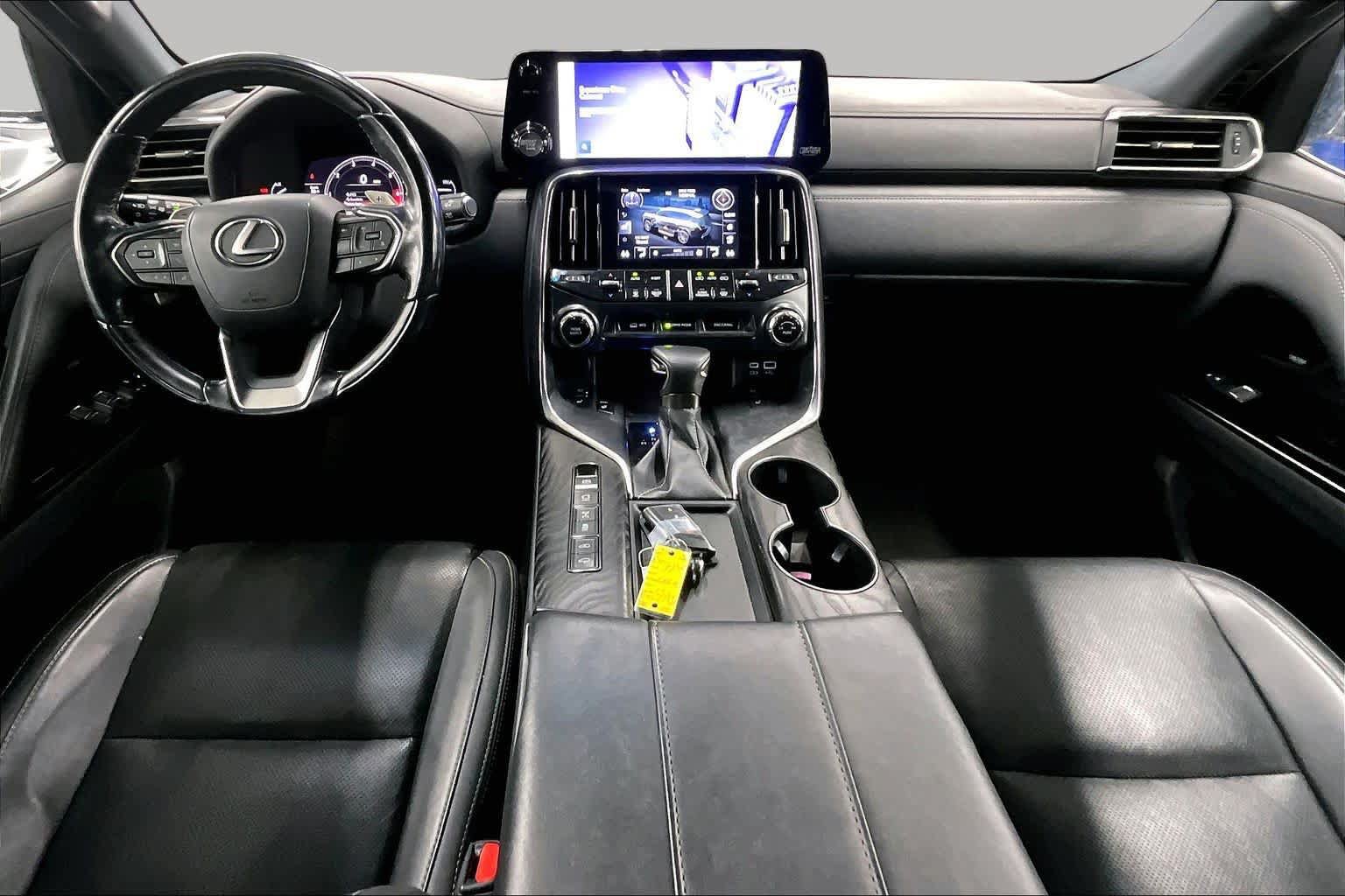 Used 2022 Lexus LX 600 4WD w/ Luxury Package image 15