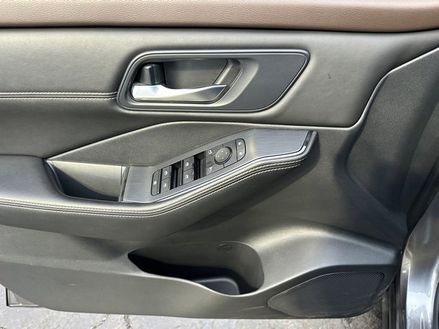 Certified 2022 Nissan Rogue SV w/ SV Premium Package image 22