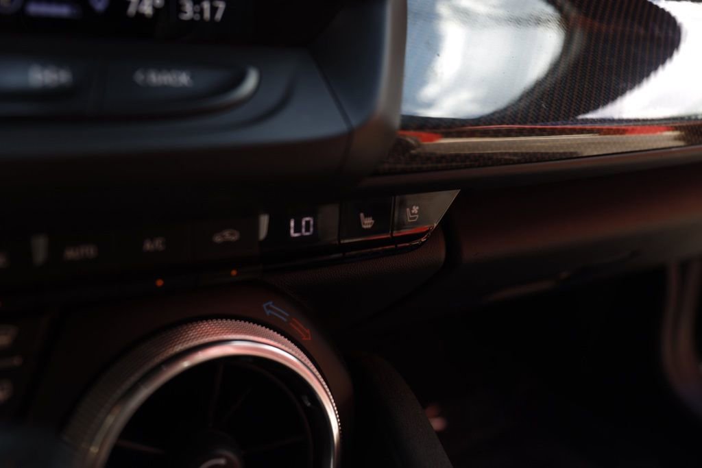 Used 2021 Chevrolet Camaro ZL1 RWD image 31