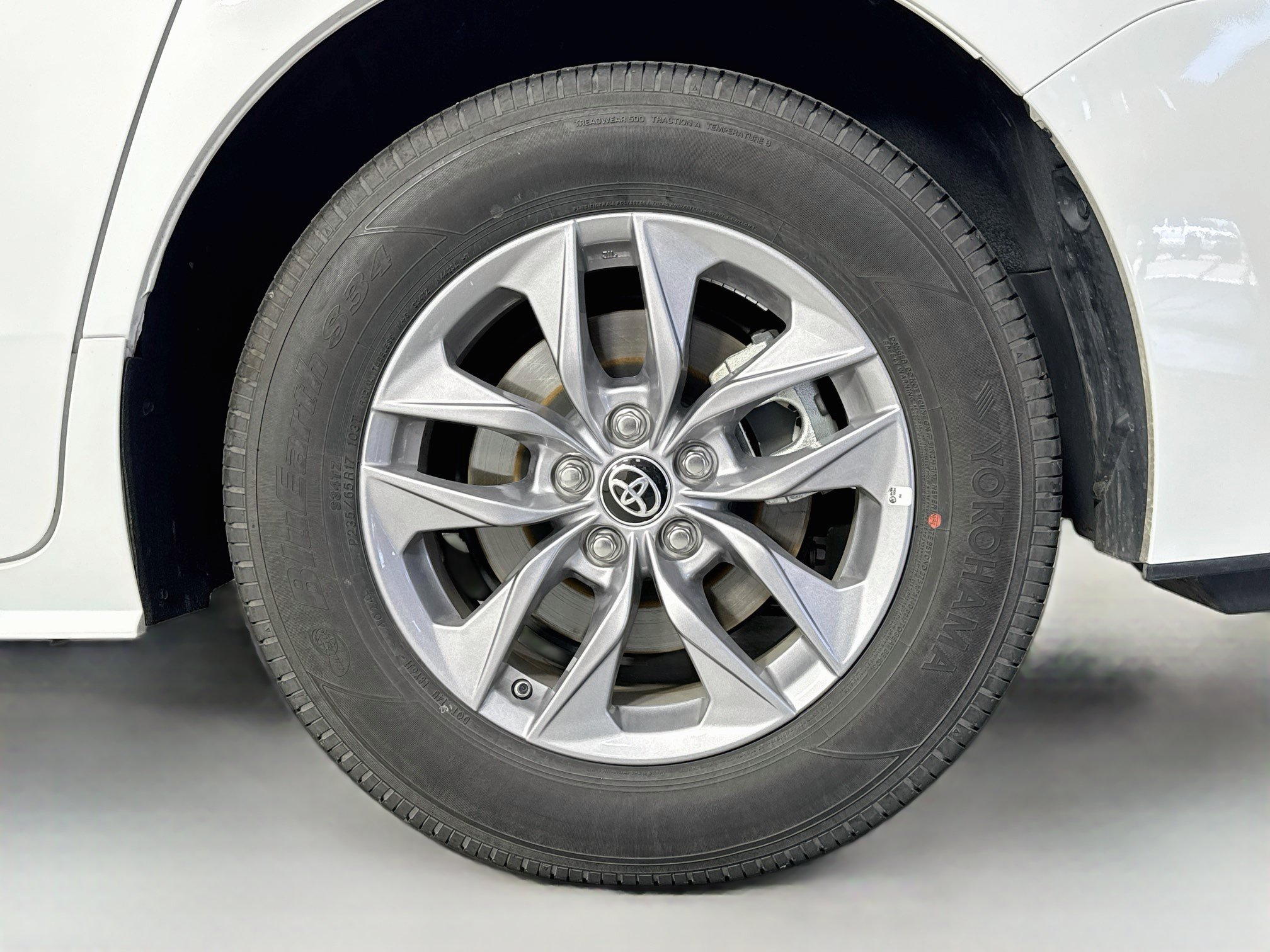 Certified 2025 Toyota Sienna LE FWD image 31