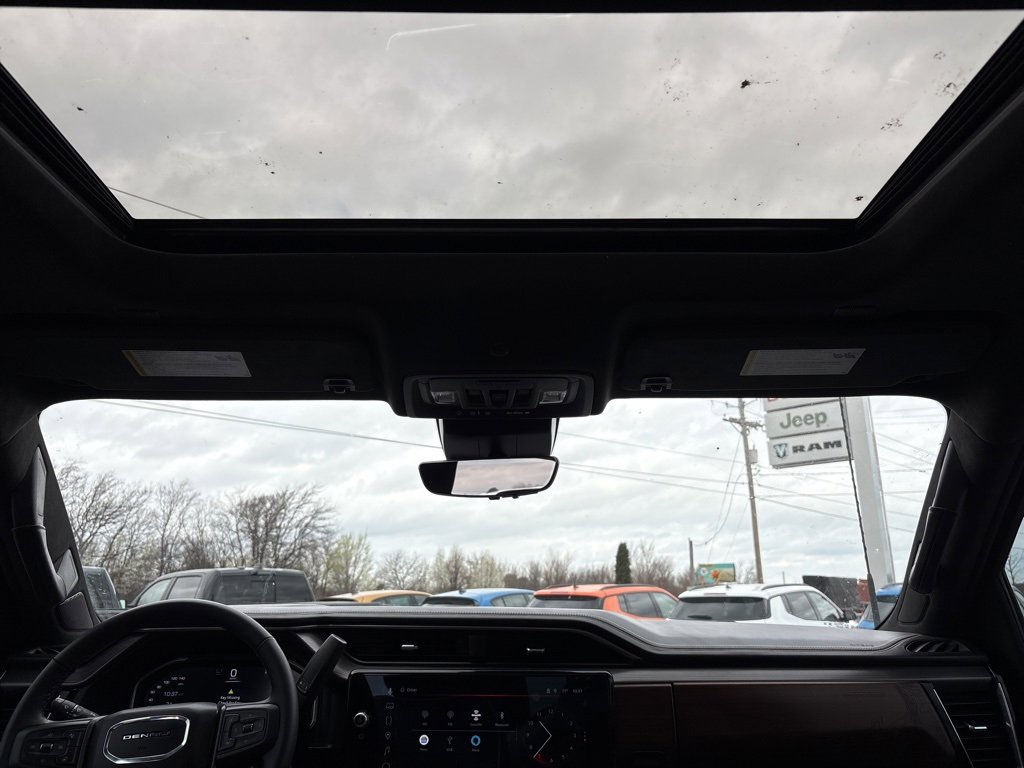 Used 2024 GMC Sierra 3500 Denali Ultimate image 17