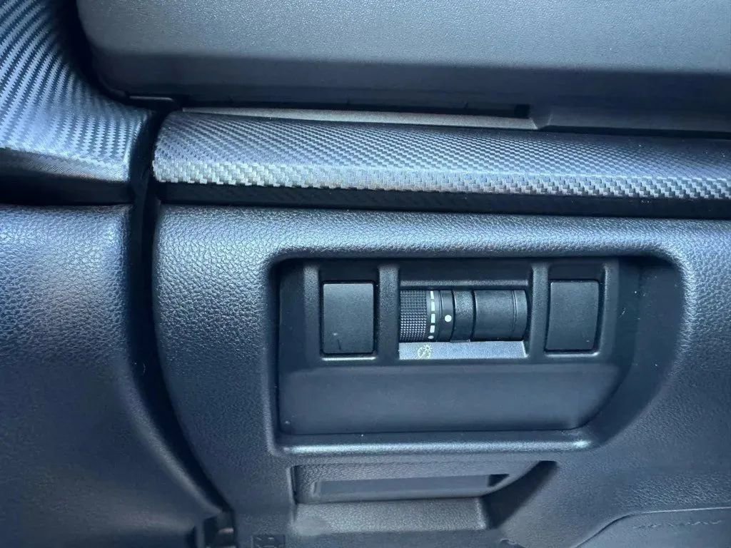 Used 2024 Subaru Crosstrek 2.0i Premium w/ Crosstrek Mirror Package image 20