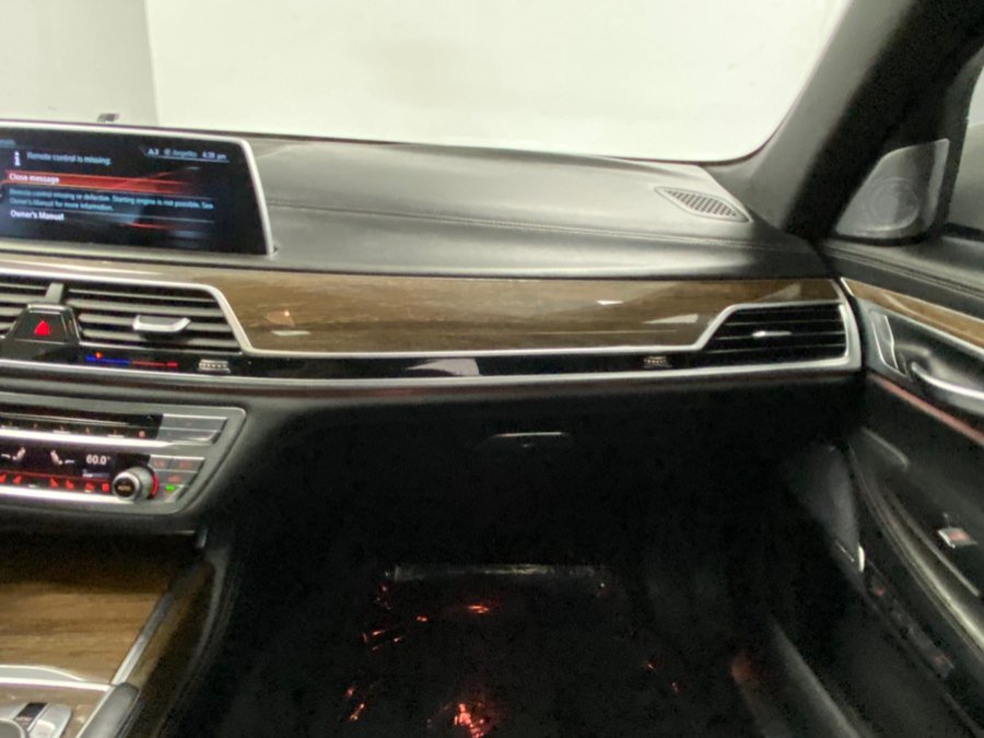 Used 2016 BMW 750i xDrive AWD/4WD image 24