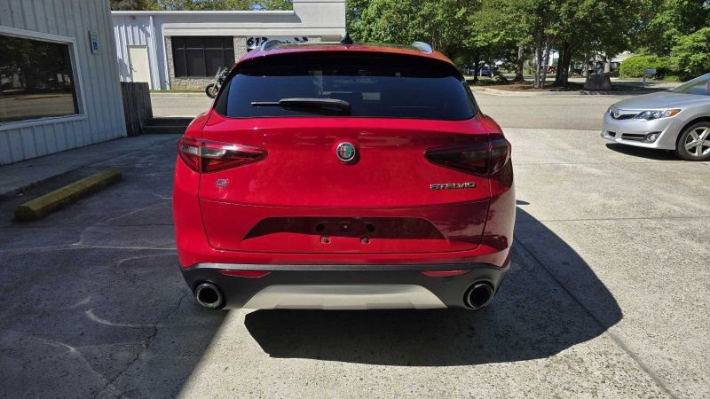 Used 2019 Alfa Romeo Stelvio Ti AWD/4WD image 4