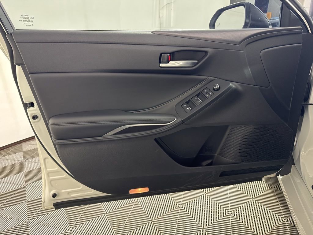 Used 2022 Toyota Avalon XSE FWD image 15
