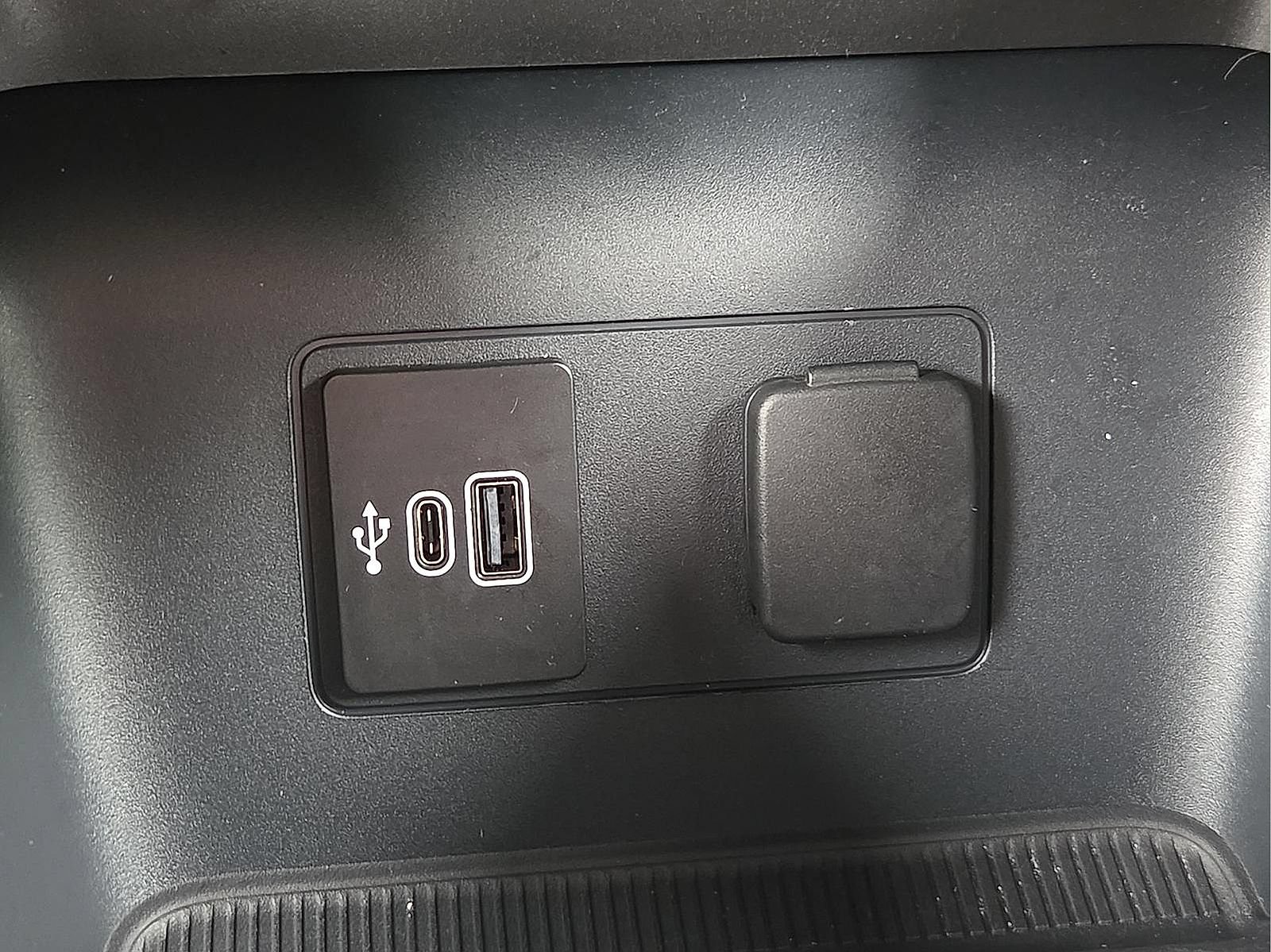 Used 2026 Ford Explorer Tremor w/ Tremor Convenience Package AWD/4WD image 18