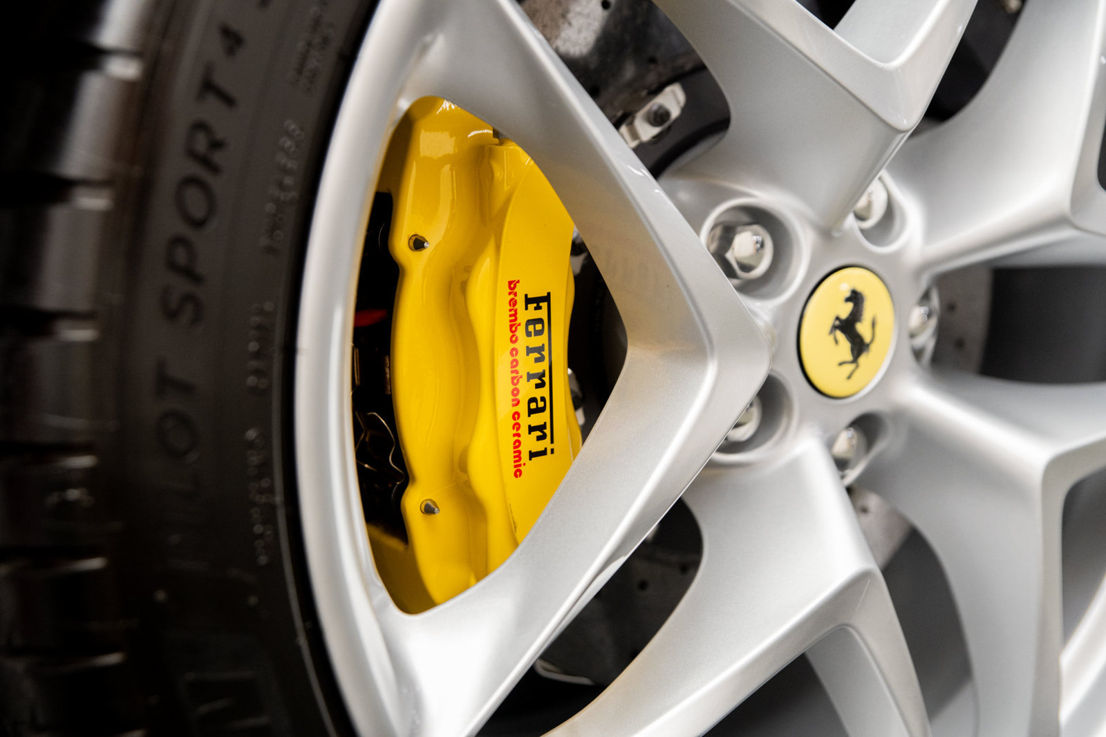 Used 2026 Ferrari Roma Spider RWD image 44