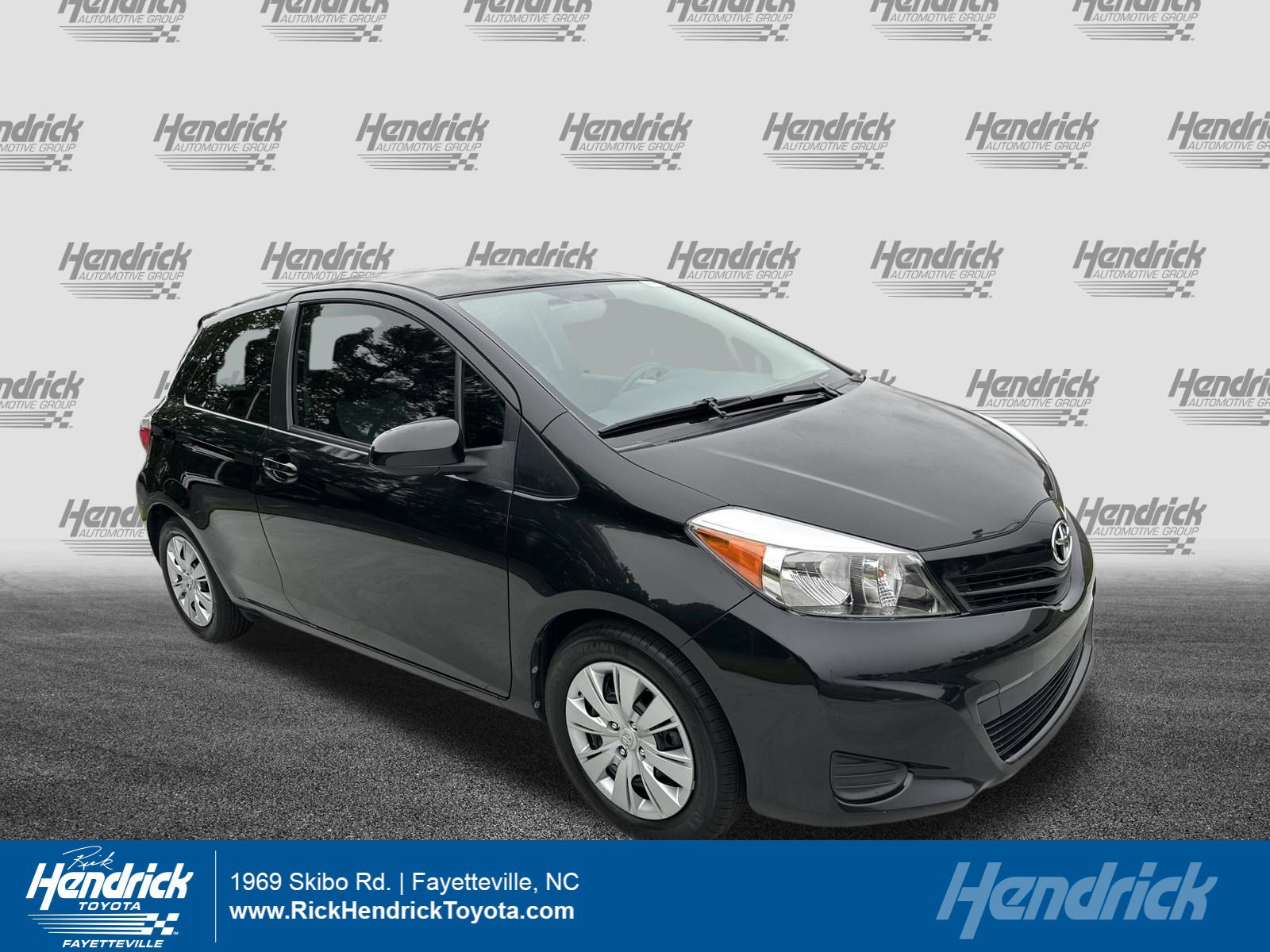 Used 2012 Toyota Yaris L FWD video 1