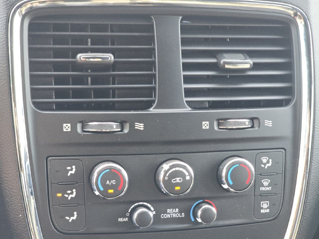 Used 2017 Dodge Grand Caravan SE FWD image 28