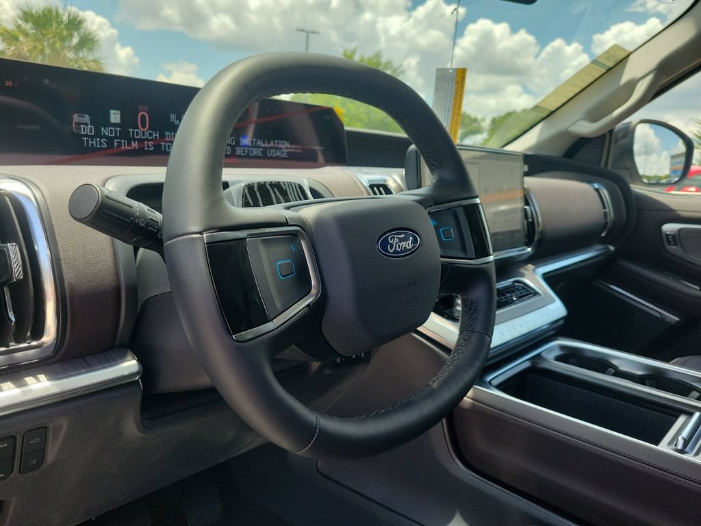 New 2026 Ford Expedition Platinum w/ Platinum Ultimate Package AWD/4WD image 17