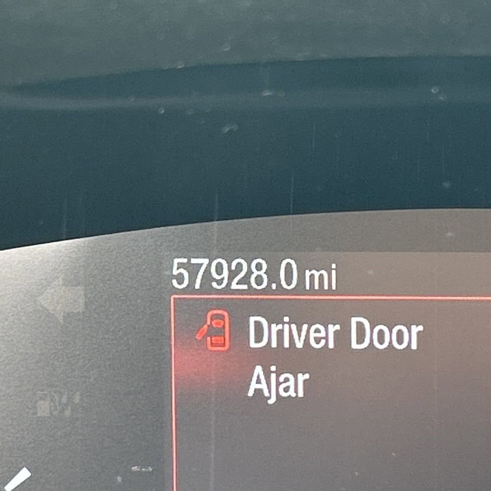 Used 2020 Ford Escape SE image 8