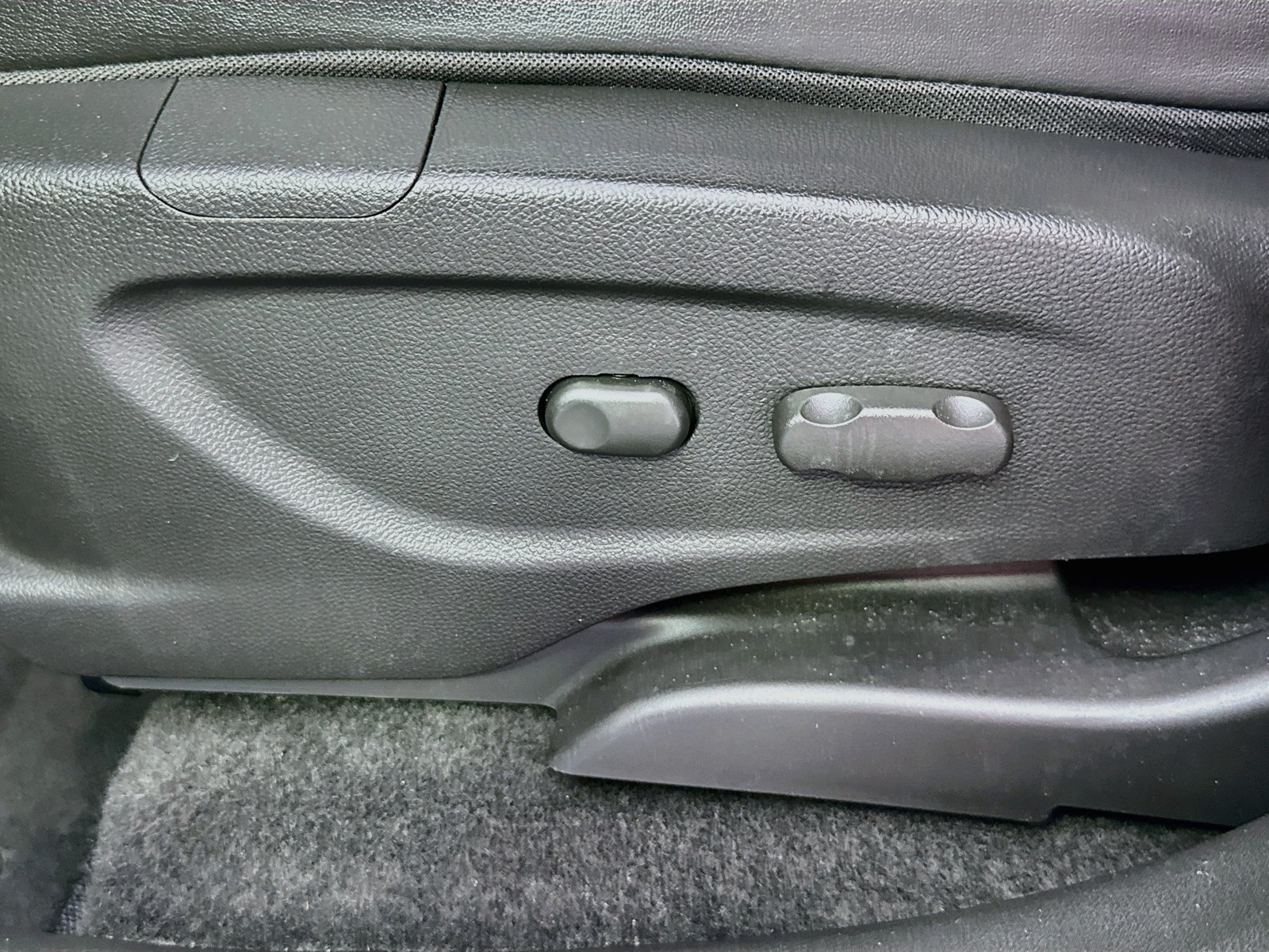 Used 2020 Buick Encore Preferred w/ Safety Package FWD image 17