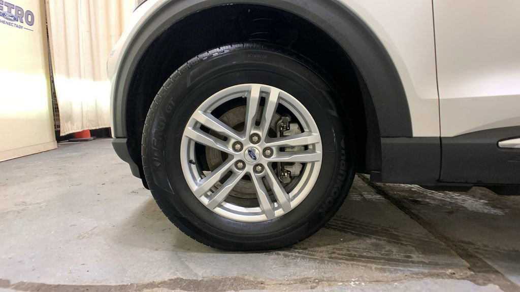 Used 2023 Ford Explorer XLT w/ Equipment Group 202A image 46